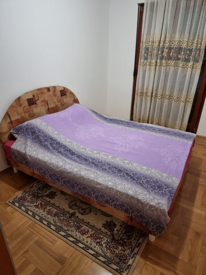 Oksana Apartment Podgorica Esterno foto
