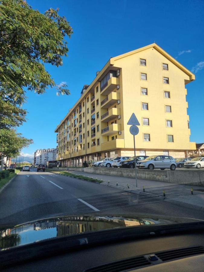 Oksana Apartment Podgorica Esterno foto