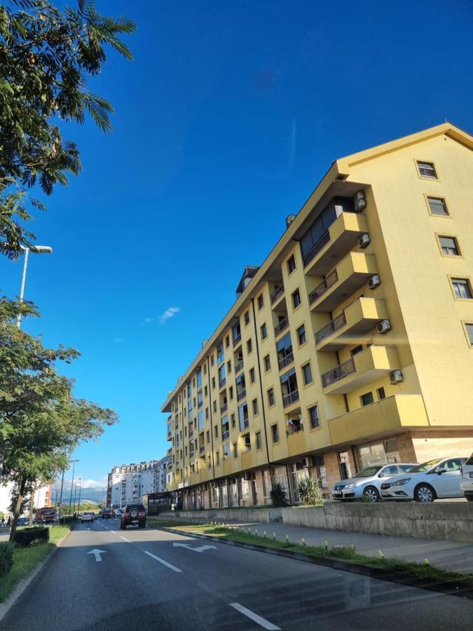Oksana Apartment Podgorica Esterno foto